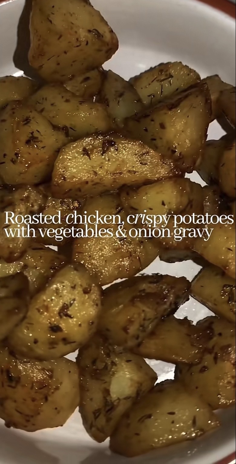 Roasted chicken, crispy potatoes with vegetables and onion&nbsp;gravy